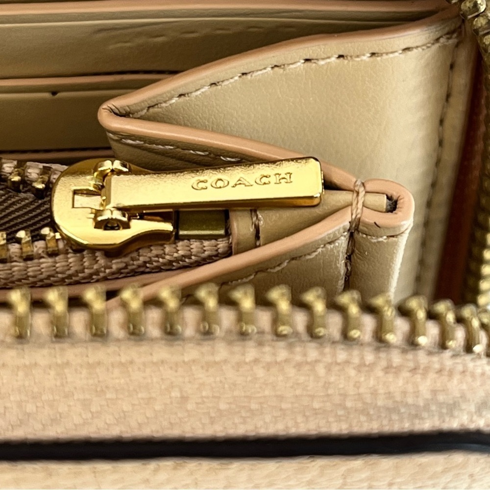 Coach Long Zip Around Accordion Wallet Tan Taupe Pebbled Leather Gold Hardware - Picture 8 of 10